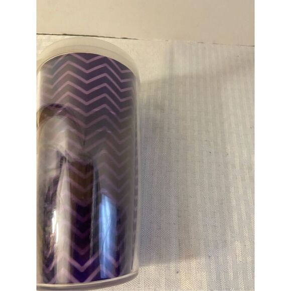 Purple chevron Tervis cups with lid 16 Oz - Picture 2 of 3